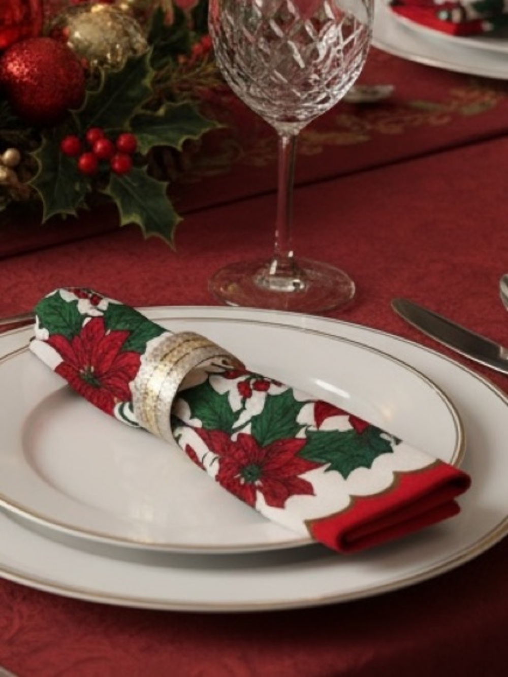 Vintage Poinsettia Holiday Cloth Napkins with NIB Napkin Rings in Gold & Silver